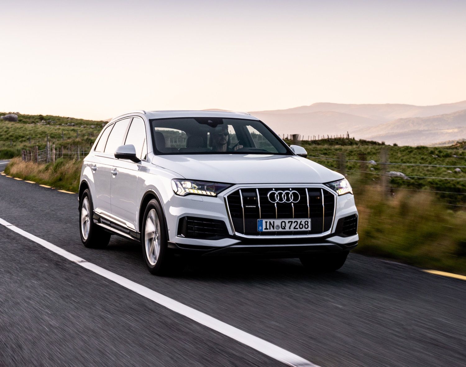 audi-q7-vs-q8-practicality-or-style-motorborne