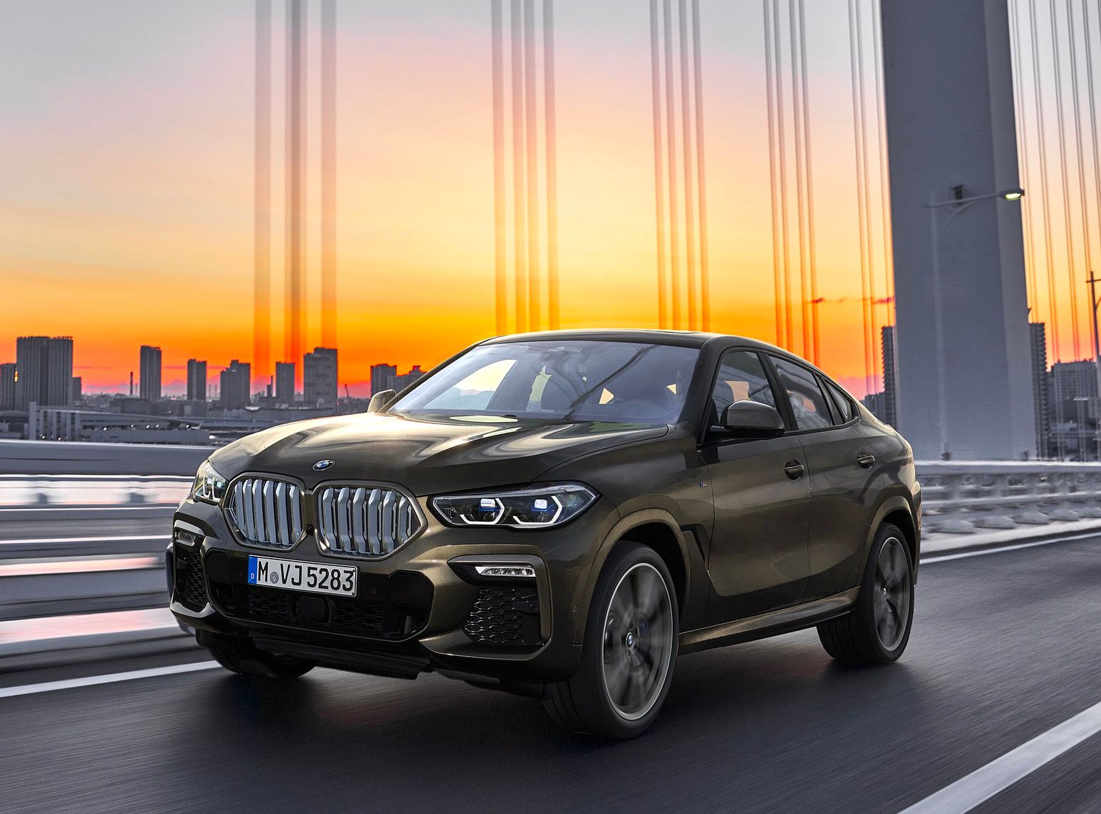 BMW X5 vs X6: SAV or SAC? - Motorborne