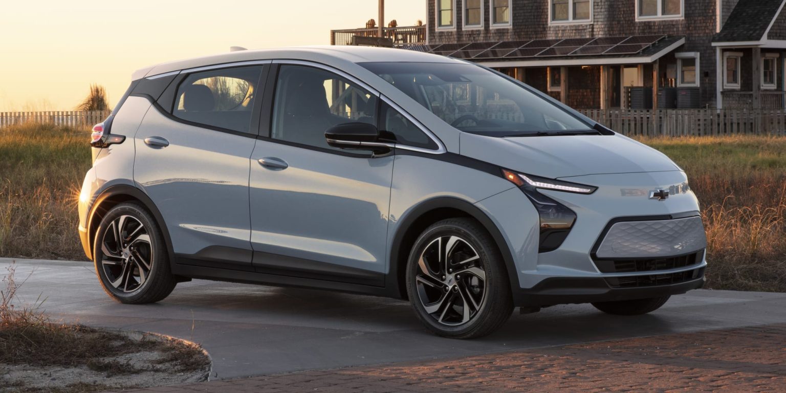 Nissan Leaf vs Chevy Bolt Which Affordable EV Is Better? Motorborne